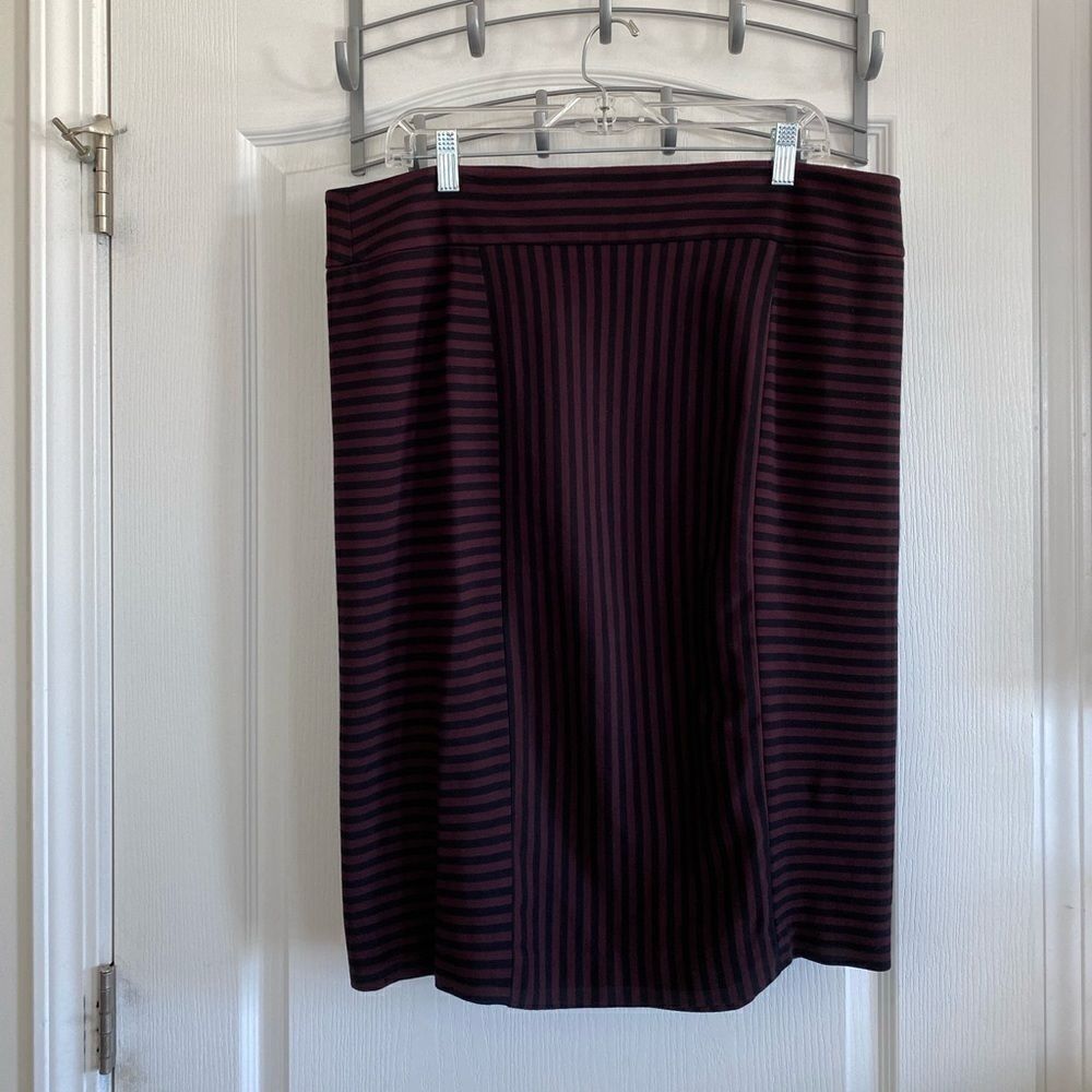 LOFT NWT Burgundy and Black Striped‎ Pencil Skirt - Size 16T